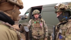 Британець рятує життя українських військових на фронті. Відео