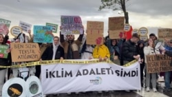 22 Nisan Dünya Günü öncesinde İstanbul'da iklim grevi