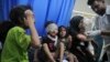 Anak-anak Palestina yang terluka akibat serangan udara Israel mendapat perawatan sementara di Rumah Sakit Al-Shifa, Kota Gaza, 11 Oktober 2023.