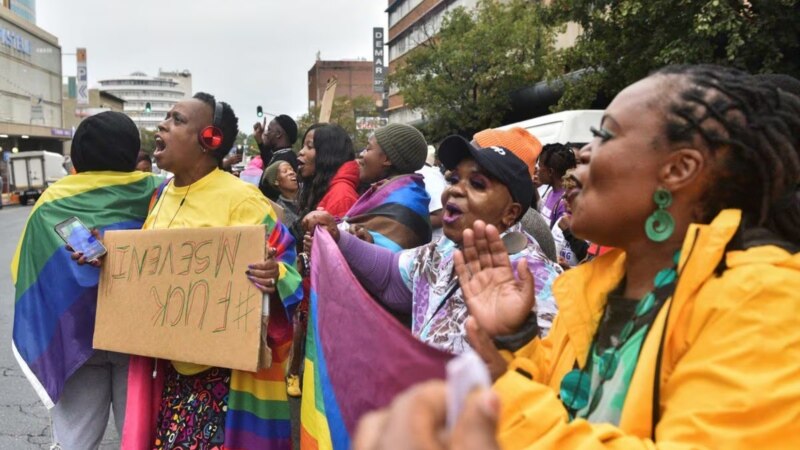 La Cour constitutionnelle ougandaise rejette un recours contre une loi anti-LGBT+