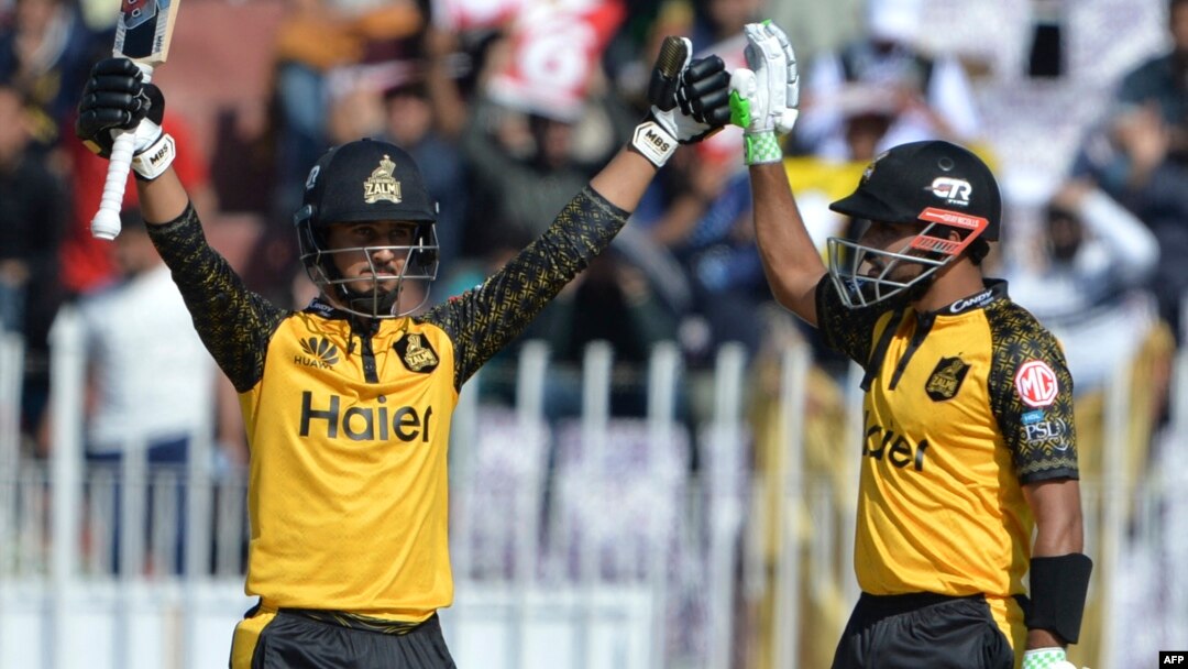 صائم نے میچ کے تیسرے اوور میں شاہین شاہ آفریدی کو بھی ایک شاندار اسٹریٹ باؤنڈری لگائی۔