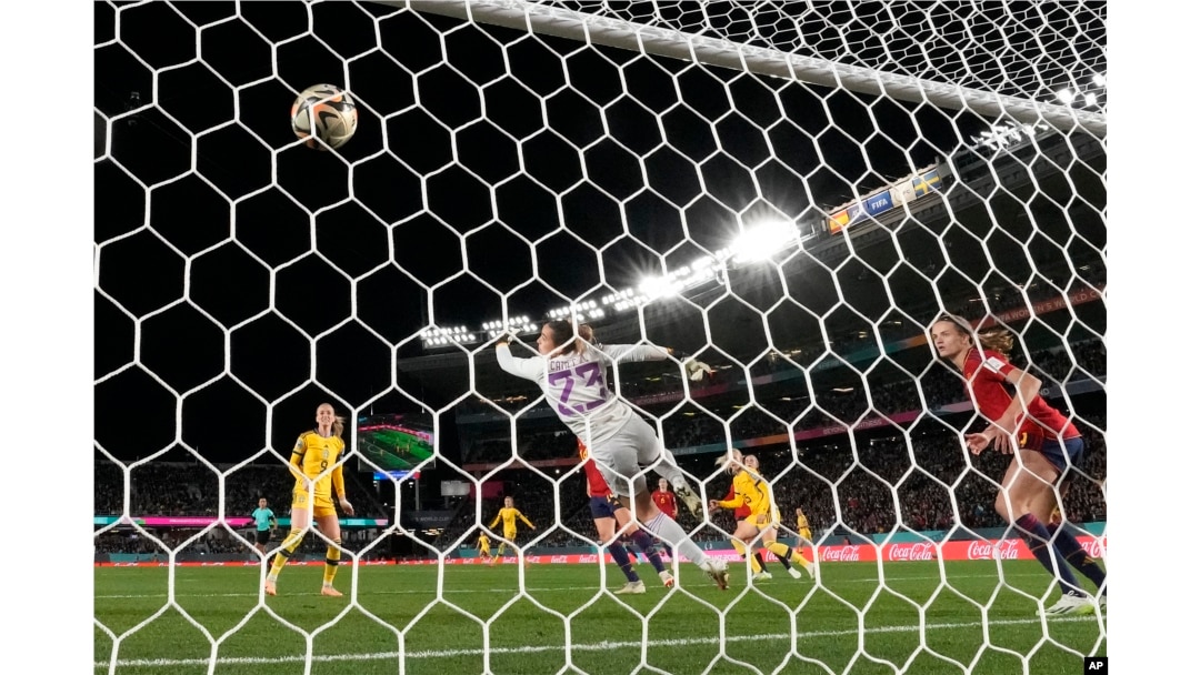 Olga Carmona's GAME-WINNING goal vs. Sweden sends Spain to the World Cup  Final