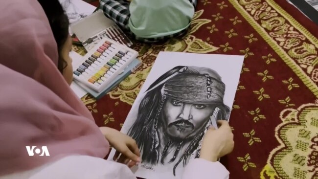 هونەرمەندێکی شێوەکاری ئەفغانی کە بەرەو پاکستان هەڵاتووە ڕووبەڕووی داهاتوویەکی نادیار دەبێتەوە