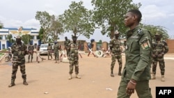 Au moins 17 soldats nigériens ont été tués et 20 blessés dans une attaque près de la frontière du Burkina Faso.