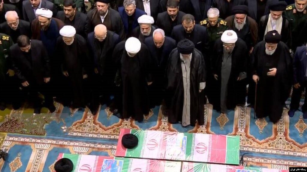 مراسم نماز بر جسد ابراهیم رئیسی و هیات همراهش