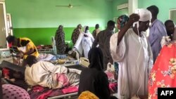 Wodi iliyojaa majeruhi katika hospitali ya El Fasher katika eneo la Darfur Kaskazini tarehe 21, 2023. Picha na Ali SHUKUR / Médecins sans Frontières (MSF) / AFP.