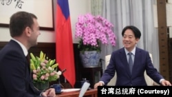 台灣總統府2024年6月13日發表照片顯示，台灣總統賴清德日前在台北接受美國《時代》周刊的專訪。