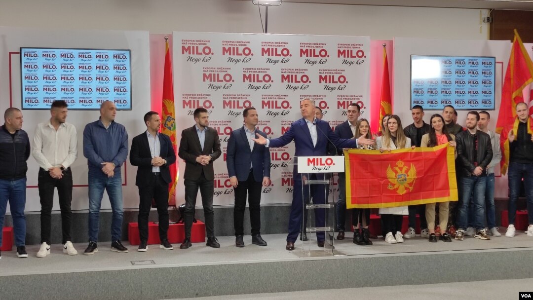 Crnogorski predsjednik Milo Đukanović govori na konferenciji za novinare (Foto: VOA, Jovo Radulović)