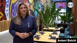 La chef venezolana Lorena García durante la entrevista con la Voz de América en Miami.