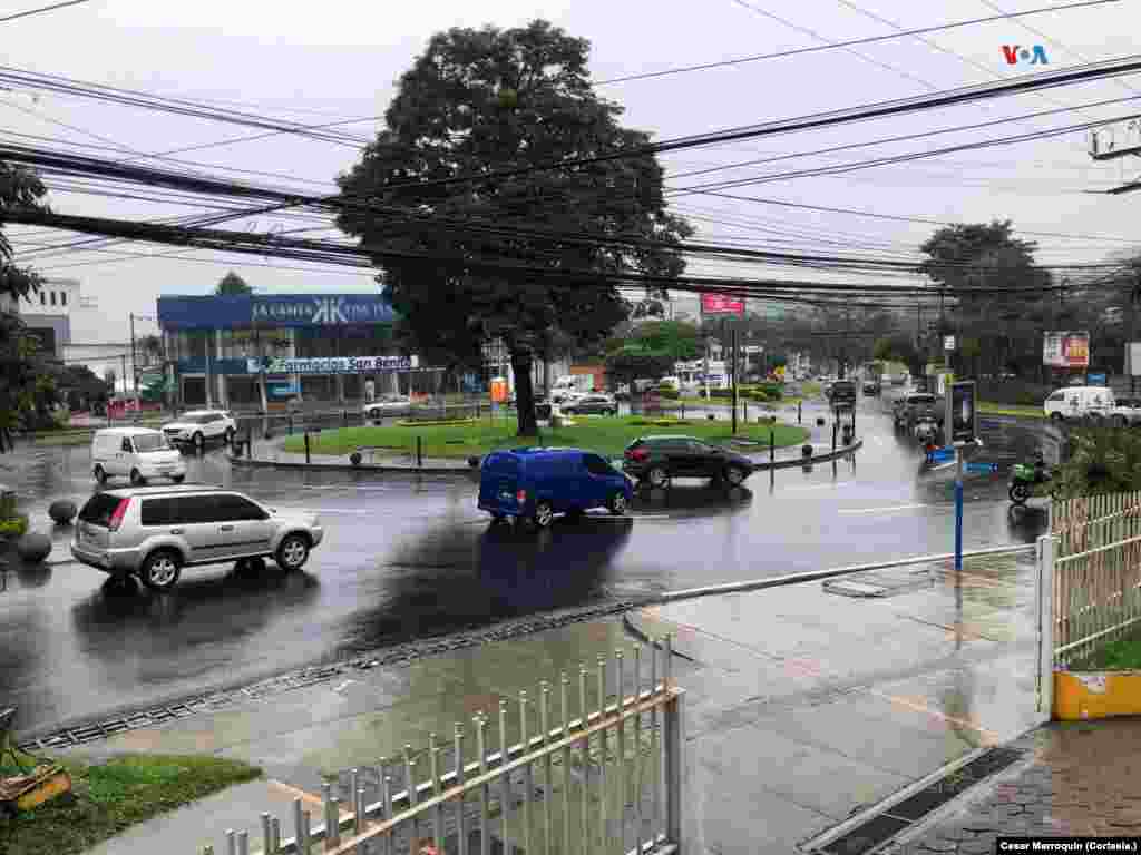 Imagen de la capital de El Salvador, San Salvador, el 31 de octubre de 2023. Continúan las lluvias tras el paso de la tormenta.&nbsp;