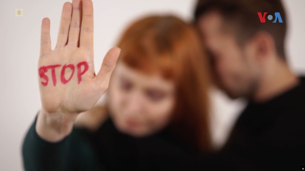 Treguesit e dhunës në familje në rritje në Shqipëri