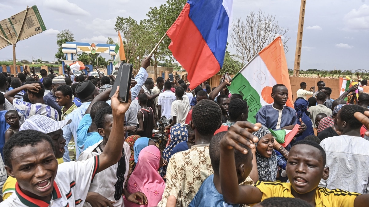 Niger Coup Supporters Rally as Regional Force Mulls Intervention