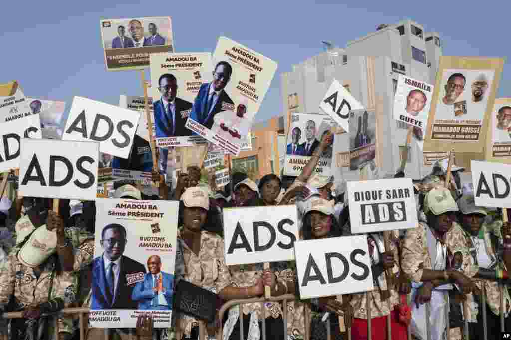 Supporters of Presidential candidate Amadou Ba gather for the last rally of the campaign in Dakar, Senegal, March 22, 2024. 