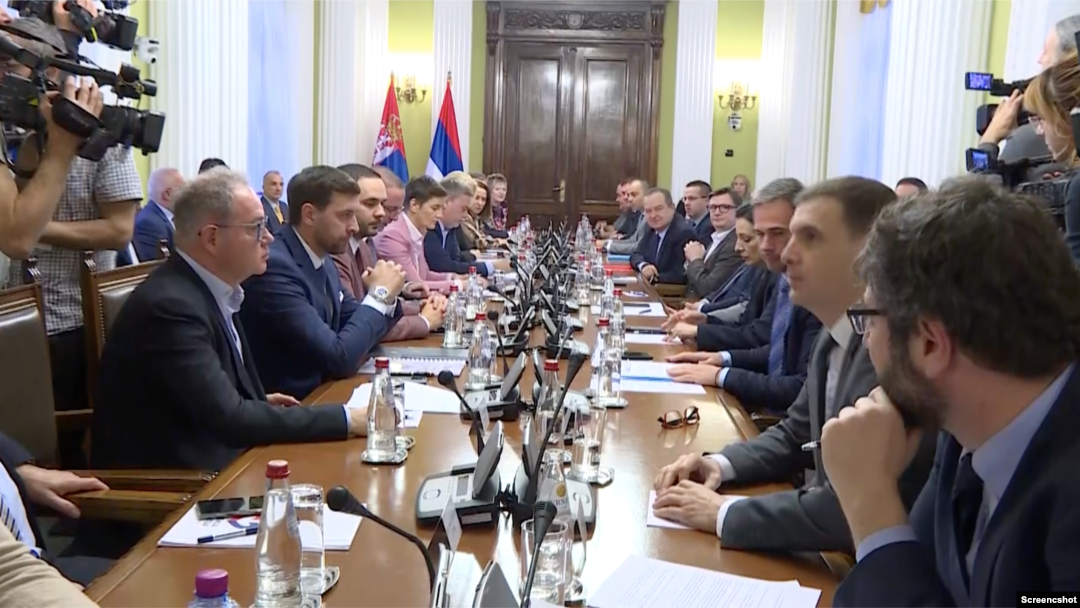 Razgovori predstavnika vlasti i opozicije o izbornim uslovima u Skupštini Srbije (screenshot)