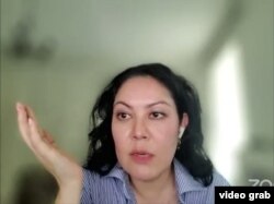 Leyla Seitbek jurnalistik tekshiruvlar olib boruvchi “Yevrosiyo uchun erkinlik” tashkilotini boshqaradi