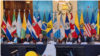 El secretario de Estado de EEUU, Antony Blinken (segundo por la derecha), junto al presidente de Guatemala, Bernardo Arévalo (cent) en la reunión de cancilleres de países de la región que son parte de la Declaración sobre Migración y Protección de Los Ángeles.