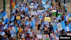 En Fotos | Las protestas en Guatemala se intensifican, exigiendo la renuncia de los fiscales