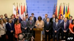 2023年8月17日，美国驻联合国大使琳达·托马斯-格林菲尔德在纽约联合国总部举行讨论朝鲜局势的联合国安理会会议后向新闻界发表讲话。（法新社照片）