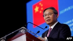中国总理李强在巴黎的一个晚宴上讲话。（2023年6月21日）