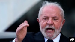 ARCHIVO - El presidente de Brasil, Luiz Inácio Lula da Silva, habla durante su visita al Comando de la Marina en Brasilia, Brasil, el miércoles 15 de marzo de 2023.