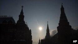 ARCHIVO - Foto de la Plaza Roja de Moscú el 21 de febrero de 2023.