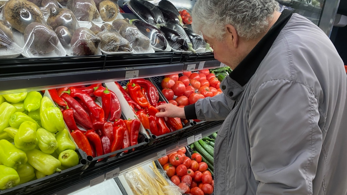 Продавале овошје и зеленчук поскапо или ги држеле во магацини, кривични ...
