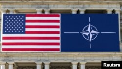 Ala Amerîka û ala NATO’yê