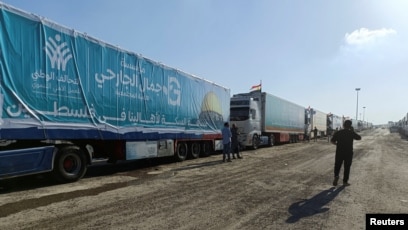 Egypt's border crossing opens to let aid into Gaza