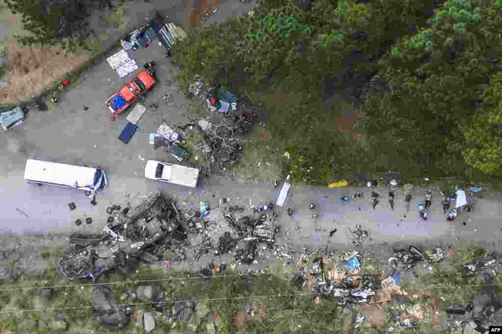 Según las autoridades, más de la mitad de los 66 pasajeros del autobús murieron en el accidente cerca del refugio de migrantes de Gualaca, una zona con muchas curvas en la carretera.