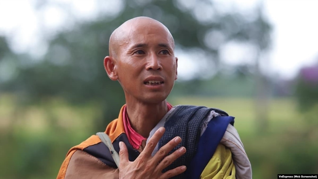 Sư Minh Tuệ, thế danh Lê Anh Tú.