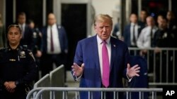 En una jornada histórica para EEUU comienza el juicio penal contra Donald Trump.
