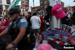 Maandamano ya kuunga mkono Wapalestina yakifanyika huko Chicago wakati wa Mkutano wa Wademokratik wa Kitaifa (DNC) in Chicago, Illinois, Aug. 22, 2024.