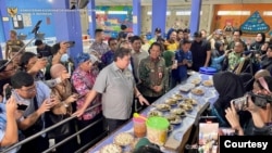 Penuhi Undangan Simulasi Makan Siang di Tangerang, Menko Airlangga Harapkan Gizi Anak Terpenuhi dan Terlibatnya Ekosistem Lokal. (Sumber: ekon.go.id)