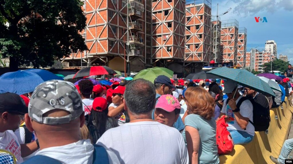 Seguidores del oficialismo en Venezuela, se reunieron en las calles de Caracas.