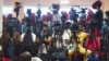 Des journalistes sénégalais à une conférence de presse à Dakar.