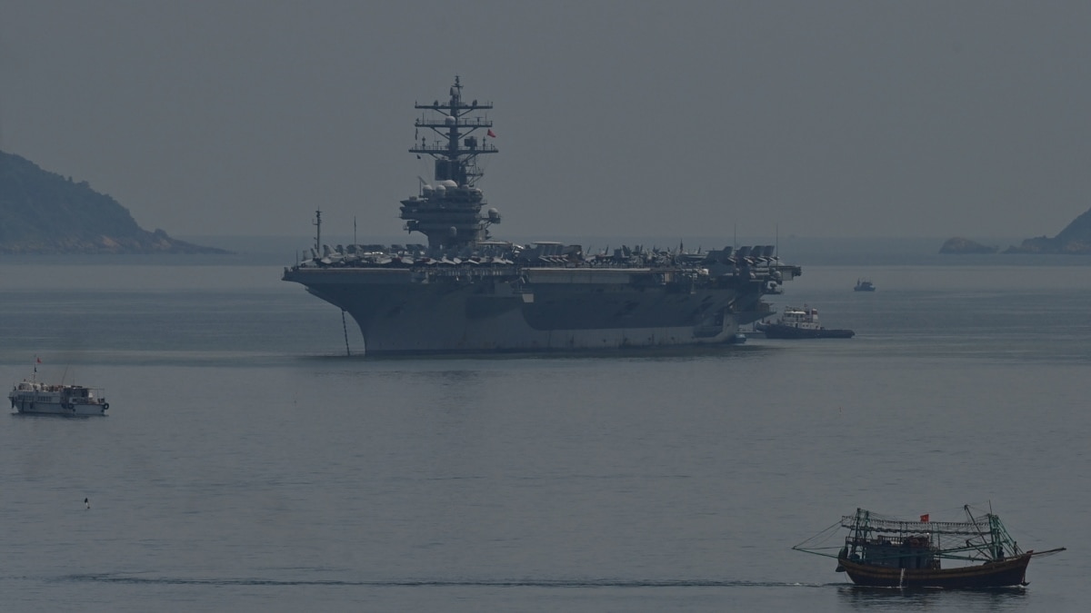 US aircraft carrier arrives in Vietnam