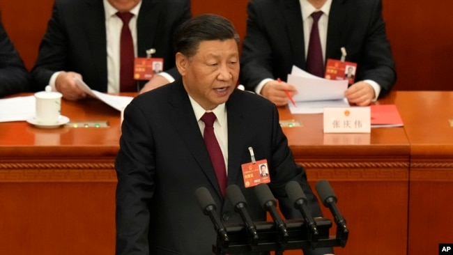 中国国家主席习近平在北京人民大会堂的全国人大闭幕式上发表讲话。（2023年3月13日）