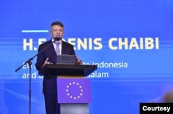 Dubes Uni Eropa untuk Indonesia Denis Chaibi dalam acara EU-Indonesia Civil Society Forum 2024 mengatakan peluncuran empat proyek dengan ormas sipil diharapkan dapat mengakselerasi transisi hijau dan pembangunan berkelanjutan (Humas Kedutaan Uni Eropa untuk Indonesia)