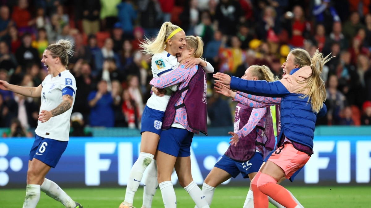 Australia progresses to Women's World Cup semifinals after penalty shootout  win over France