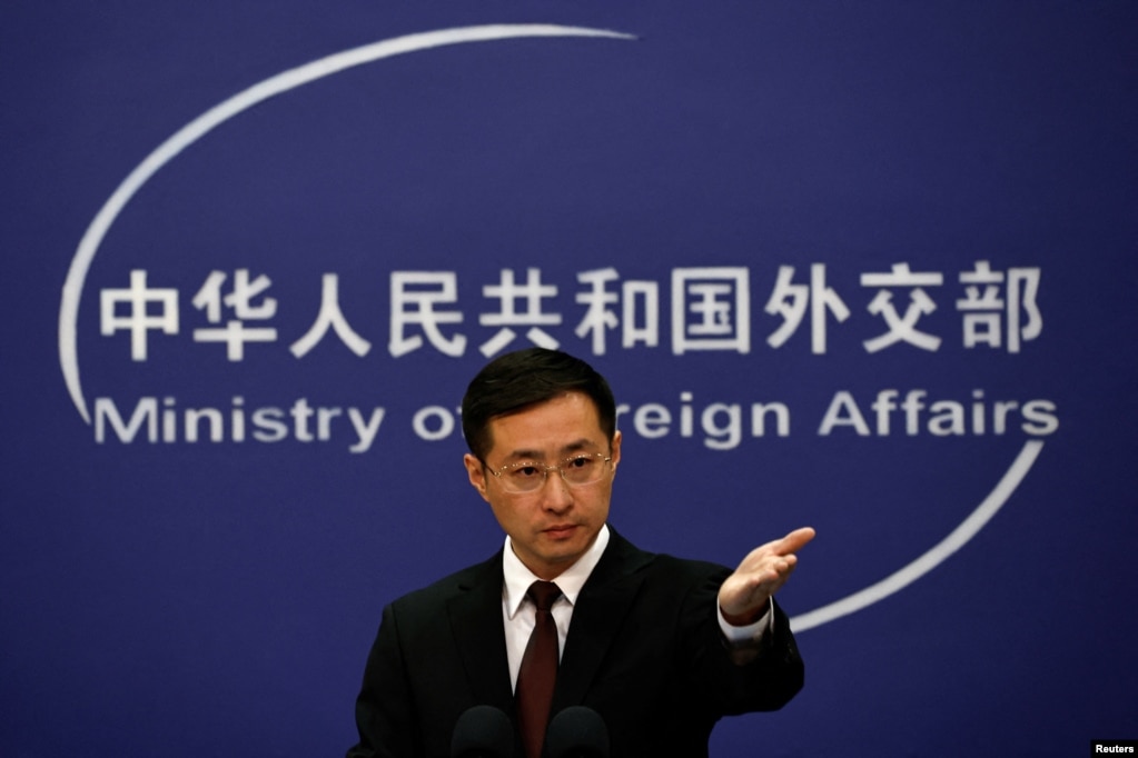 中国外交部发言人林剑在北京的例行记者会上。（2024年3月20日）(photo:VOA)