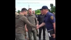 泽连斯基视察乌克兰南部水淹地区