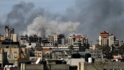 Khói bốc lên từ cuộc đột kích của Israel tại bệnh viện Al Shifa và khu vực xung quanh bệnh viện ở Gaza ngày 21/3.