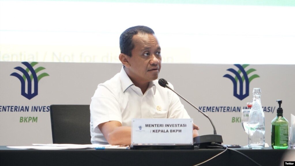 Menteri Investas/Kepala BKPM Bahlil Lahadalia dalam rapat Koordinasi Percepatan Pengembangan Investasi Ramah Lingkungan di Kawasan Pulau Rempang, 25 September 2023. (Twitter/bahlillahadalia) Menteri Investasi/Kepala Badan Koordinasi Penanaman Modal (BKPM) Bahlil Lahadalia mengklaim telah menemukan solusi usai bertemu dengan masyarakat Rempang. 