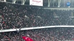 Beşiktaşlı'lardan "Hükümet İstifa" Tezahüratı