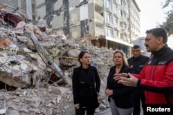 Almanya Dışişleri Bakanı Annalena Baerbock ve İçişleri Bakanı Nancy Faeser deprem blölgesini AFAD temsilcileri ile görüştü