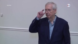 El senador Mitch McConnell sufrió una aparente parálisis durante una conferencia de prensa