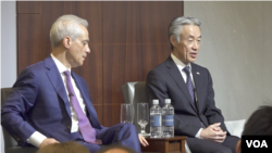 8일 워싱턴의 전략국제문제연구소(CSIS)가 미일 정상회담 전망을 주제로 주최한 대담에 람 이매뉴얼 주일 미국대사(왼쪽)와 야마다 시게오 주미 일본대사가 참석했다.