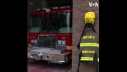 宾夕法尼亚州一消防队向在特朗普集会上遇难的同事致敬 