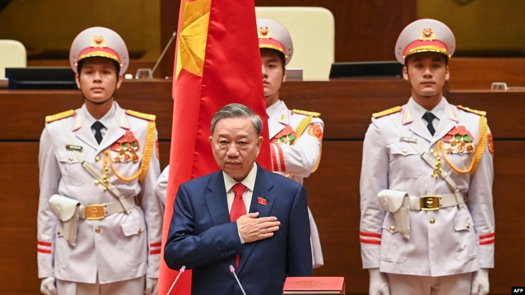 Ông Tô Lâm tuyên thệ nhậm chức Chủ tịch nước Việt Nam tại Quốc hội Việt Nam ngày 22 tháng Năm.