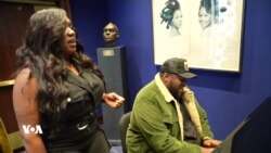 جەنگاوەرێکی ئەمەریکایی چۆن لەسەر پیانۆی یەکێک لە کۆشکەکانی سەدام خۆی فێری ژەنینی پیانۆ کرد
